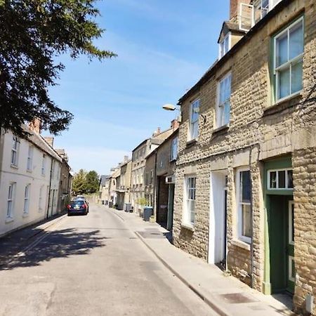 Spacious 1-Bed Apartment With Super King Or Twin In Central Charlbury, Cotswolds 外观 照片