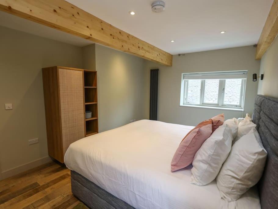 Spacious 1-Bed Apartment With Super King Or Twin In Central Charlbury, Cotswolds 外观 照片