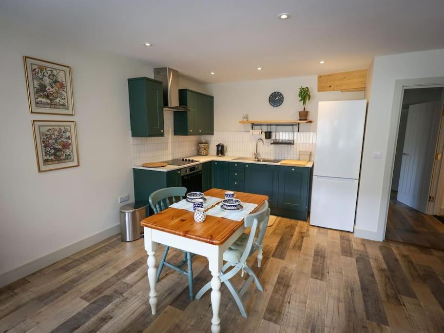 Spacious 1-Bed Apartment With Super King Or Twin In Central Charlbury, Cotswolds 外观 照片